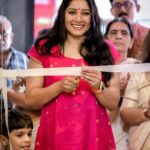 Anumol Instagram - Happily presenting @naithu_naithu to you all.. All the best @shrutyprasanth so glad that I could be a small part of your dream.. I have seen you working soo hard for this.. Ellam nannayi varum ❤️🧿🪬 Friends, please check out @naithu_naithu at megamall Ottapalam for all your handloom search.. @saneshphotography click @shibu.bokehpix Grading. #anumol #anuyathra #events #inauguration #ottapalam #naithukada #supporthandloom #womenentrepreneurs #spreadhappiness #peace✌️ Mega Mall,ottapalam