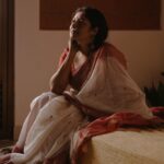 Anumol Instagram - All we have is now.. Wearing @byhand.in gifted saree and captured by @rvrimpressions #anumol #anuyathra #sareelove #anytimeanywheresaree #unplannedshoots #home