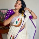 Anumol Instagram - 🌼 This saree and blouse is one of my favorites from this Onam season. 🌼 Thank you, @parama_g for sending it across. 💕 @nattupaathakal Click #Anumol #Anuyathra #OnamSeason #SareeLove #FashionGoals #OnamFashion #Gratitude Kalamassery, India