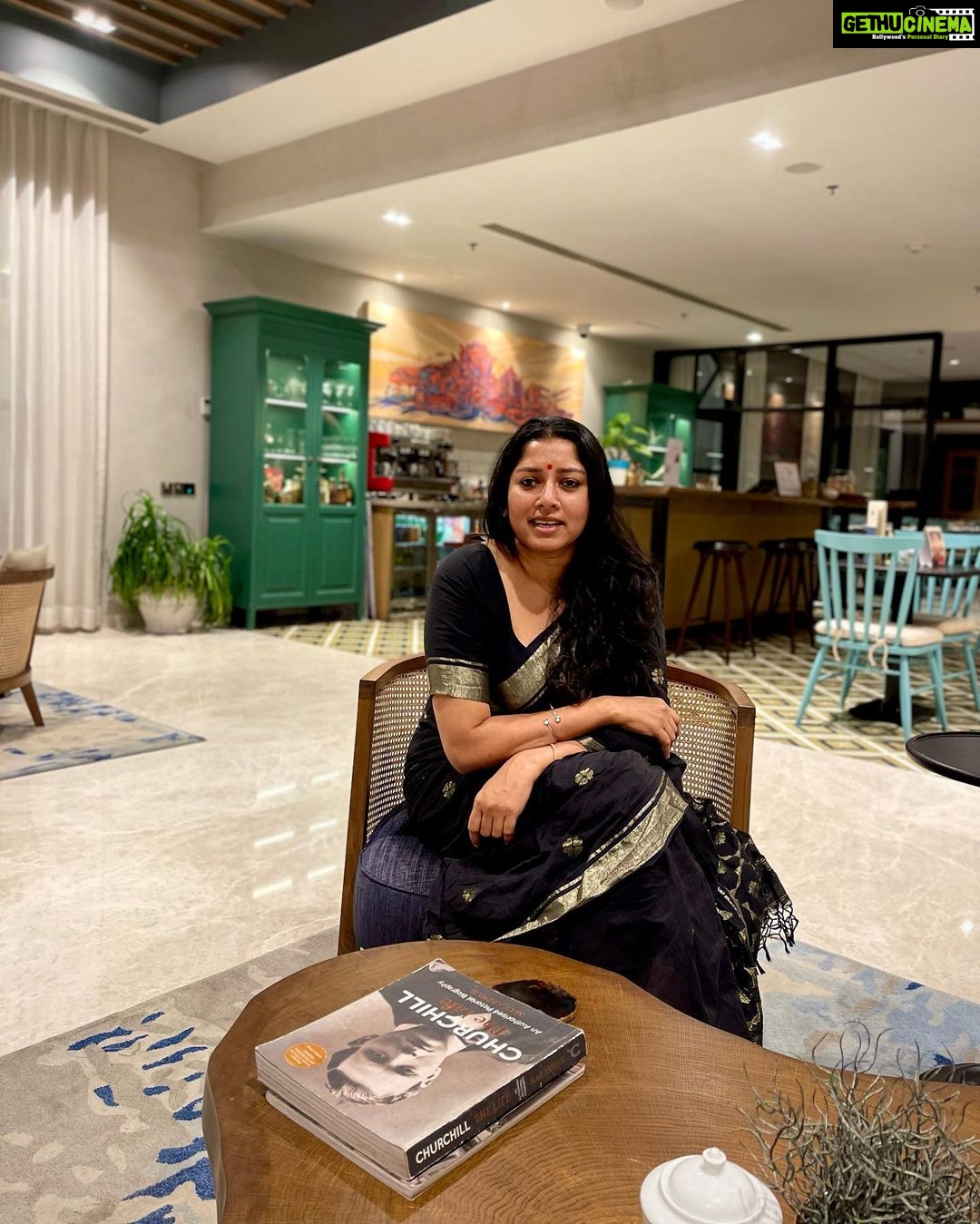 Anumol Instagram - Laughing, chatting, sipping tea, With my girl bestie, just her and me. No drama, no stress, just pure delight, We laugh and chat away the hours. @eva_pavithran 🪬🧿🪬🧿🪬🧿❤️ @eva_pavithran ‘s clicks Wearing @dipalidesigners saree Location @portmuziriskochi #BFFs #GirlsNight #FriendshipGoals #GoodVibesOnly #bestieisintown #anumol #evapavithran
