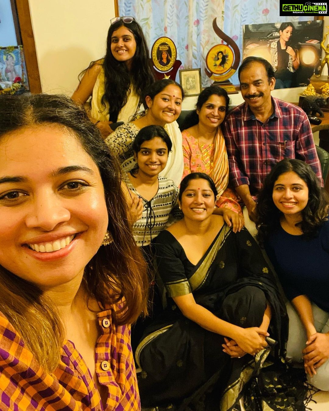 Anumol Instagram - "Vishu - a time for togetherness and cherished memories! "Family, Love, and Vishu Vibes! Celebrating Vishu with my entire family, the ones who make this festival truly special. Grateful for the love, laughter, and blessings we share.” #VishuCelebrations #FamilyTime #BlessedMoments #anumol #anuyathra Rayiranellur,Naduvattam