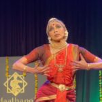 Anumol Instagram - Goddess on stage Meenakshi mam @srinivasan_meenakshi This is pure bliss 🙏 Thank you so much @navyanair143 and @maathangibynavya for this opportunity ❤️
