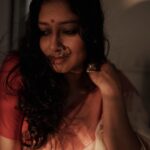 Anumol Instagram - അഗ്നി.. എന്‍ കരങ്ങളെ തളയ്ക്കും വിലങ്ങുകള്‍ അടിച്ചു തകര്‍ക്കുവാന്‍ ഉരുക്കു കൂടം വാര്‍ക്കുമഗ്നി എന്‍ സ്വരങ്ങളെ നൃത്തമാടിയ്ക്കും വീണക്കമ്പികള്‍ ഘനലോഹഹൃത്തില്‍ നിന്ന് ഇഴകളെയായ് നൂത്തെടുക്കുമഗ്നി. അഗ്നി.. - ഒ എൻ വി Inframe @anumolofficial Shots in @sonyalphain Costume @byhand.in Production @palettemedia #photostory #photoseries #photowalk #conceptshoot #portraitphotography #anumol #actress #kerala Kerala, India
