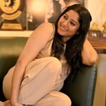 Anumol Instagram - Unlove me…. I dare you 😎🧿🪬 @saneshphotography click #anumol #anuyathra #home #happyme #spreadhappiness Rayiranellur,Naduvattam