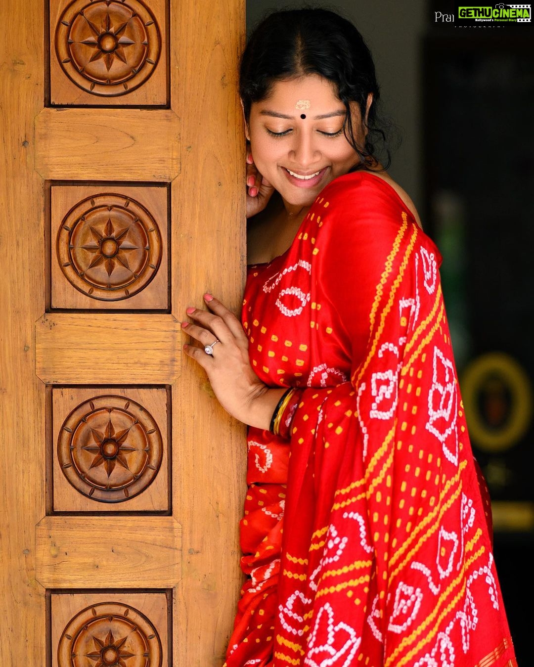 Anumol Instagram - ❤️❤️❤️🧿🧿🧿♥️♥️♥️ @hastavem saree Rayiranellur,Naduvattam