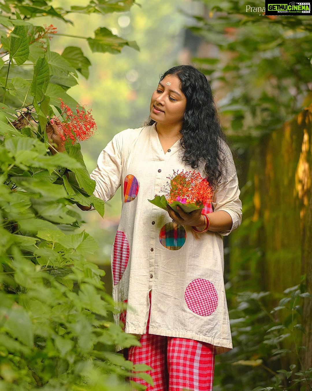 Anumol Instagram - The most interesting part of Onam is Pookkalam β plucking flowers and crafting an instant masterpiece with what's available. πΌπΈπΊ Onasadhya and Pookkalam are my absolute favorite Onam traditions. And of course, new clothes! Back in school, Onam was the time we eagerly awaited, planning a whole year for that special outfit. ποΈβ¨ I'm donning a dress from @145east that beautifully mirrors the essence of those charming pookkalam designs. πΌπ I'd like to remind all of you to explore @145east 's incredible collection and make sure to use my code ANUMOL15 to enjoy a splendid 15% discount! ποΈπ Am wearing a Fiesta Polka Dress and Red Palazzo @145east πΈ @pranavcsubash_photography #FashionFinds #OnamTraditions #ANUMOL15 #PookkalamArt #Onasadhya #NewClothes #FestiveJoy #happyonam #AnuYathra #anumol Rayiranellur,Naduvattam