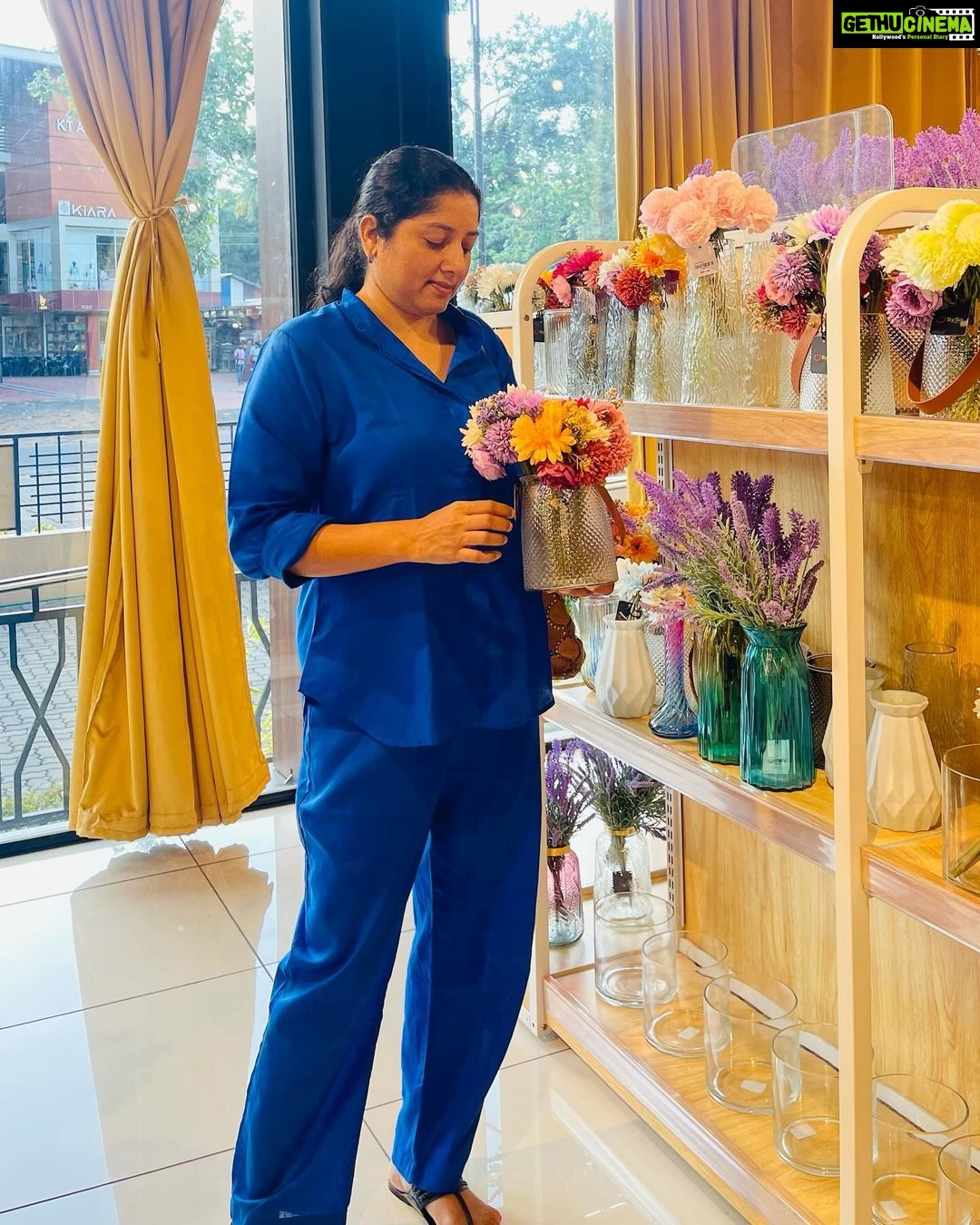 Anumol Instagram - Visited SYSO Store at Syndicate Mall, Koppam, and couldn't be happier to see our small village and nearby towns growing! SYSO is a brand that offers a treasure trove of cute and minimalistic designed, yet incredibly useful products. 😍 @syso_syndicate I've already wrapped up my shopping for the month, but when are you all going to check it out? Trust me, you won't be disappointed. They've got something for everyone! And hey, if you'd like me to give you a sneak peek with a video tour of the store, just drop a comment below! 🎥✨ #SYSOStore #syndicatemall #Koppam #HiddenGems #RetailTherapy #Anumol #anuyathra Syndicate Mall & Cinemas