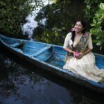 Anumol Instagram - Onam ! Wearing @dipalidesigners Clicks @rvrimpressions @palettemedia Necklace @abharanam MUA @soumyashyam_makeupartist And my all support @nattupaathakal #Onam #OnamFestival #Kerala #Pookalam #Sadya #OnamCelebration #OnamVibes #HarvestFestival #TraditionalAttire #CulturalHeritage #onam2023🌼🌼🌸 Valanthakad