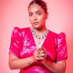 Anupama Gowda Instagram - One pose at a time 😎 Outfit: @kalasthreebytejaswinikranthi Styling : @tejukranthi @khushi_jagadisha Jewellery: @velvetboxby PC: @raghavstudios Bangalore, India