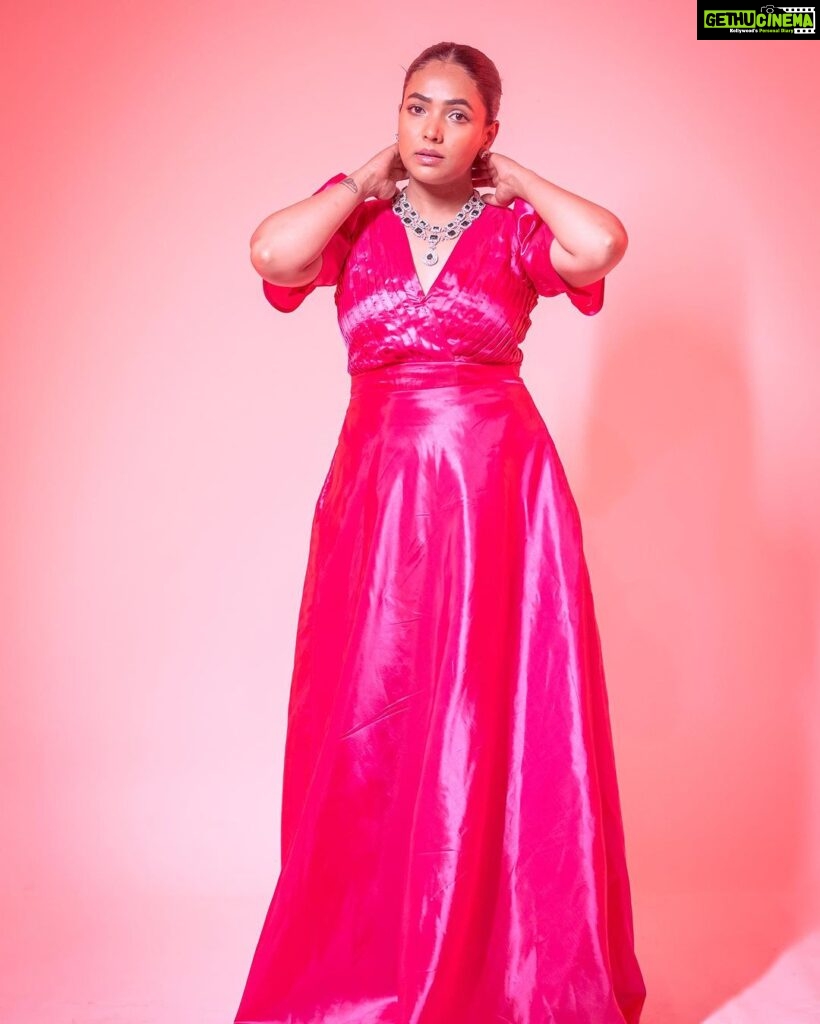 Anupama Gowda Instagram - Pretty in Pink 💕 Outfit: Customised by @kalasthreebytejaswinikranthi Styling : @tejukranthi @khushi_jagadisha Jewellery: @velvetboxby PC: @_raaghava @raghavstudios Bangalore, India