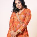 Anupama Gowda Instagram – Orange is the happiest colour 🧡

Styling: @harshithareddy_stylebook 
Outfit: @harshithareddy_stylebook 
Jewellery: @dhwanibansalofficial 
PC: @raghavstudios