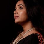 Anupama Gowda Instagram – 🖤✨

Styling: @tejukranthi 
Blouse: @assyadesigner 
Jewellery: @bcos_its_silver 
PC: @raghavstudios Bangalore, India