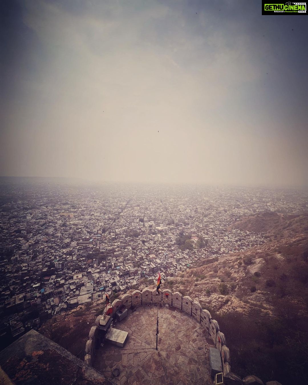 Anupama Gowda Instagram - Jaipur🌸 1. Nahargarh Fort A perfect example of Indo-European architecture. Fort was built as the defence of the capital but was never attacked. Later Maharaja Sawai Jai Singh extended this as retreat place. Fort has nine similar suits constructed for each of the nine queens of Sawai Madho Singh. All these suits are connected to each other by corridors. And also the main part if Nahargarh fort is two-stepwells, the bigger and more attractive one is Nahargarh Baori ( was built to conserve rainwater) is just outside the main fort (Picture No.4) One of India’s most aesthetically pleasing stepwells but maintained so bad ( as tourists it’s also our duty to keep it clean) Entry fees- 50/- 2. Hawa Mahal This mahal is 200 years old and known for its unique architecture with 953 tiny windows 🪟 During those days, the Purdah system was strictly followed and Royal Rajpur women weren’t allowed to show their face to strangers or even appear in public. And, 953 windows which enabled them to get a glimpse of the day-to-day activities and festivities happening on the street below without appearing in public. Entry fees - 50/- #travelwithnu💗 Travelling partner: @zipntrip_travel_solutions Pc: Mr.Raju (Security guard from Nahargarh fort) Hawamahal