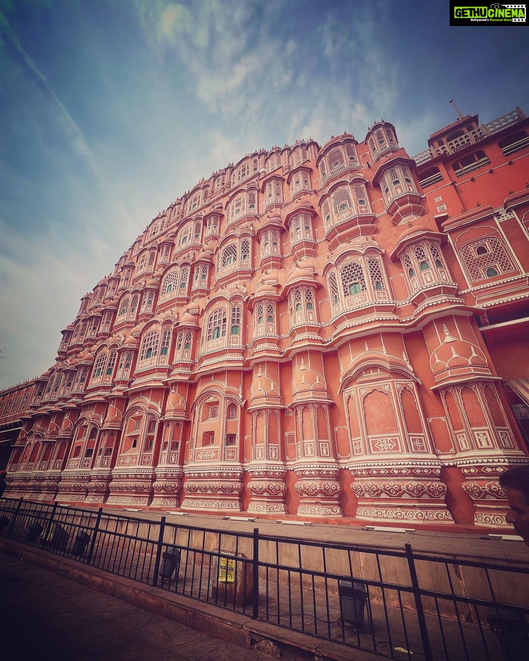 Anupama Gowda Instagram - Jaipur🌸 1. Nahargarh Fort A perfect example of Indo-European architecture. Fort was built as the defence of the capital but was never attacked. Later Maharaja Sawai Jai Singh extended this as retreat place. Fort has nine similar suits constructed for each of the nine queens of Sawai Madho Singh. All these suits are connected to each other by corridors. And also the main part if Nahargarh fort is two-stepwells, the bigger and more attractive one is Nahargarh Baori ( was built to conserve rainwater) is just outside the main fort (Picture No.4) One of India’s most aesthetically pleasing stepwells but maintained so bad ( as tourists it’s also our duty to keep it clean) Entry fees- 50/- 2. Hawa Mahal This mahal is 200 years old and known for its unique architecture with 953 tiny windows 🪟 During those days, the Purdah system was strictly followed and Royal Rajpur women weren’t allowed to show their face to strangers or even appear in public. And, 953 windows which enabled them to get a glimpse of the day-to-day activities and festivities happening on the street below without appearing in public. Entry fees - 50/- #travelwithnu💗 Travelling partner: @zipntrip_travel_solutions Pc: Mr.Raju (Security guard from Nahargarh fort) Hawamahal