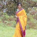 Anupama Gowda Instagram - ಸೃಷ್ಟಿಯ ಮೊದಲ ದಿನ... ಹಸಿರೆಲೆಗಳು ಚಿಗುರೊಡೆಯುವ ದಿನ.. ಭಾರತೀಯರ ವರ್ಷಾರಂಭದ ದಿನ.. ಈ ದಿನ ಸರ್ವರ ಬಾಳಲ್ಲಿ ಸುದಿನವಾಗಲಿ.. ಈ ಹೊಸ ವರ್ಷ, ಹೊಸ ಚಿಂತನೆ...ಹೊಸ ಉತ್ಸಾಹ..ಹೊಸ ಹುರುಪು.. ಹೊಸ ಯೋಜನೆ... ಹೊಸ ಯೋಚನೆ... ಹೊಸ ಉಲ್ಲಾಸ... ಎಲ್ಲವನ್ನೂ ತಂದು ಕೊಡಲಿ. ನಿಮಗೂ ನಿಮ್ಮ ಕುಟುಂಬದವರಿಗೂ ಯುಗಾದಿಹಬ್ಬದ ಹಾರ್ದಿಕ ಶುಭಾಶಯಗಳು🙏🏻 PC: @raghavstudios Saree: @tejukranthi Styling: @tejukranthi Blouse: @avani_designstudio