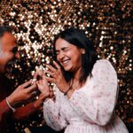 Anupama Gowda Instagram - Celebrating 32♥️ With my Favourite’s 🌸 Thank you for sending your lovely wishes 💓 Read all your msgs and it was special indeed 💓 Forever greatful🙏🏻 Love you guys ♥️ Outfit: @kalasthreebytejaswinikranthi @tejukranthi thank you for this special gift 💝