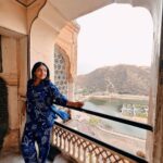 Anupama Gowda Instagram - JAIPUR 🌸 Travelled solo again to this beautiful city Jaipur also known as The Pink City💓 It is filled with stunning forts and palaces, gardens, shopping bazaars. My first visit was to PANNA MEENA KA KUND. Panna Meena ka Kund is a square-shaped stepwell, with adjoining stairs on all four sides and a room on the northern wall. It’s believed this room was used for religious ceremonies before weddings or on popular festival dates. The purpose of creating this stepwell was to harvest and store water of the ‘monsoon’ rains. The stunning pale yellow Panna Meena ka Kund stepwell was built in the 16th century during the reign of Maharaja Jai Singh. And, There is not entry fees. Travelling partner : @zipntrip_travel_solutions Outfit: @myntra #travelwithnu💗 #solotraveler Panna Meena Ka Kund