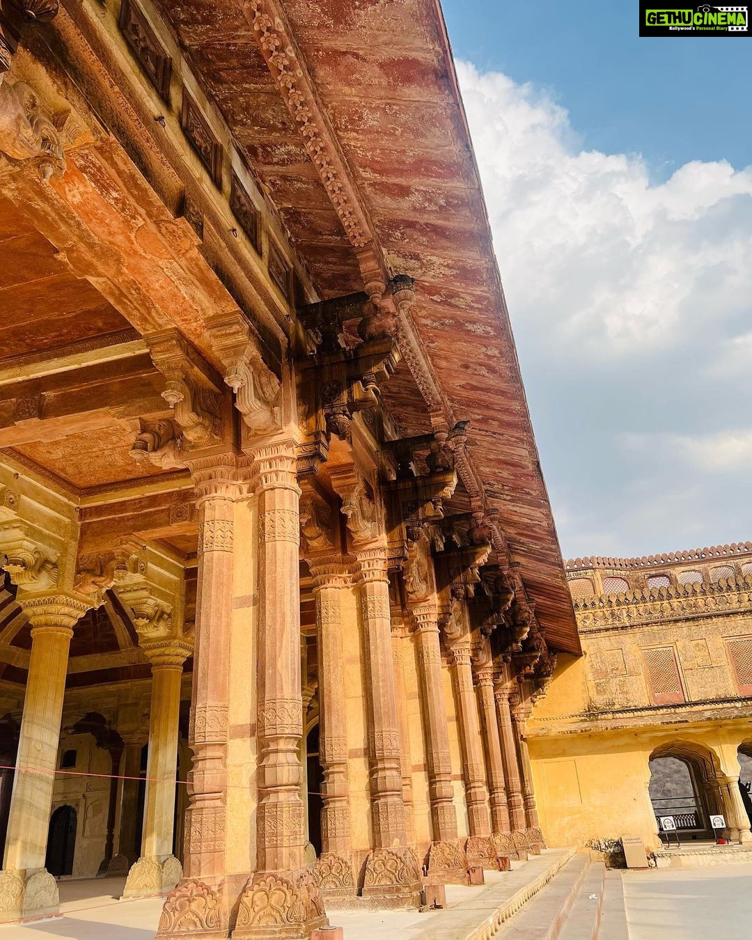Anupama Gowda Instagram - JAIPUR 🌸 Travelled solo again to this beautiful city Jaipur also known as The Pink City💓 It is filled with stunning forts and palaces, gardens, shopping bazaars. My first visit was to PANNA MEENA KA KUND. Panna Meena ka Kund is a square-shaped stepwell, with adjoining stairs on all four sides and a room on the northern wall. It’s believed this room was used for religious ceremonies before weddings or on popular festival dates. The purpose of creating this stepwell was to harvest and store water of the ‘monsoon’ rains. The stunning pale yellow Panna Meena ka Kund stepwell was built in the 16th century during the reign of Maharaja Jai Singh. And, There is not entry fees. Travelling partner : @zipntrip_travel_solutions Outfit: @myntra #travelwithnu💗 #solotraveler Panna Meena Ka Kund