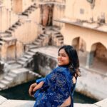 Anupama Gowda Instagram - JAIPUR 🌸 Travelled solo again to this beautiful city Jaipur also known as The Pink City💓 It is filled with stunning forts and palaces, gardens, shopping bazaars. My first visit was to PANNA MEENA KA KUND. Panna Meena ka Kund is a square-shaped stepwell, with adjoining stairs on all four sides and a room on the northern wall. It’s believed this room was used for religious ceremonies before weddings or on popular festival dates. The purpose of creating this stepwell was to harvest and store water of the ‘monsoon’ rains. The stunning pale yellow Panna Meena ka Kund stepwell was built in the 16th century during the reign of Maharaja Jai Singh. And, There is not entry fees. Travelling partner : @zipntrip_travel_solutions Outfit: @myntra #travelwithnu💗 #solotraveler Panna Meena Ka Kund