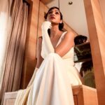 Anupriya Goenka Instagram - Shankari ♥️ @disneyplushotstar @milan.a.luthria @suparnverma @dekhodekho @tahirrajbhasin @imouniroy @anjumsharma @nishantdahhiya @mehreenpirzadaa @itsharleensethi Makeup @komzy_le Hair @kahkashaaaan Pic @filmybug_ent Let’s meet on 13th Oct.. #mystery #sultan #delhi