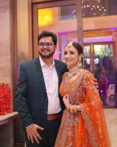 Anupriya Kapoor Instagram - Happy birthday Mr Kapoor 
#alwaysthereforyou