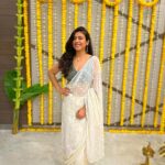 Anurita Jha Instagram – Finally understanding the beauty of saree..🌸🌸
Hindustani naari in sarii ..
#lebhari ☺️☺️
.
.
.
.
.
.
.
.
.
.
.
.
.
.
.
.
.
.
.
.
.
.

#insta #instadaily #instamood #sareelove #anurittakjha