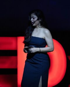 Anurita Jha Instagram - What i talk about when i talk about Acting 🎭🎭🎭

How acting found me and how i found my self through the beautiful craft of acting.. 
while i was preparing to speak, i actually travelled back, rite to the first moment when i faced the camera and how far i have come.

Truly blessed to be in a creative field.
As we get to live and emote so many characters and  understand human emotions far better and with lesser judgments. 
Thank u @tedxshivnadarioe @ted 

.
.
.
.
.
.
.
.
.
.
.
.

.#insta #ted #tedbaker #anurittakjha