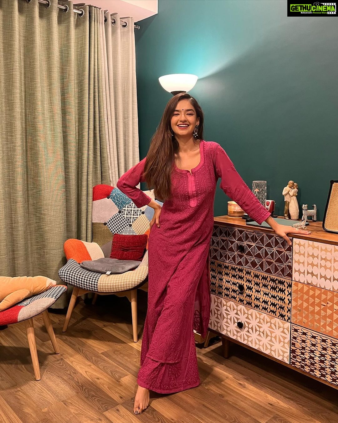 Anushka Sen Instagram - Chaleya, Teri ooree 💕 . Wearing @lucknow_i_chikan