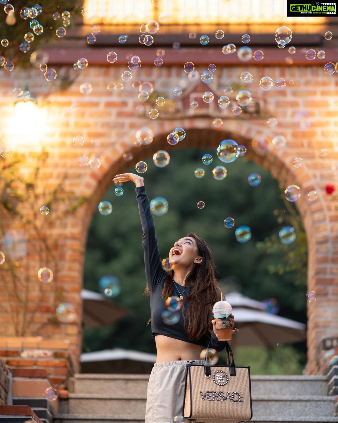 Anushka Sen Instagram - dreamy days in korea 🧿✨💕 Seoul, Korea