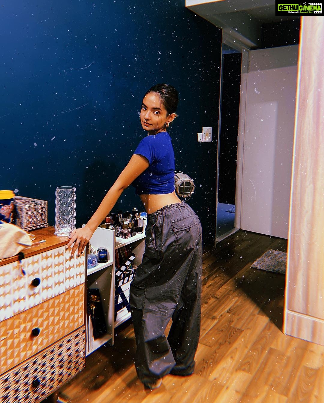 Anushka Sen Instagram - Home 🏡 . Top @bonkers.corner ✨