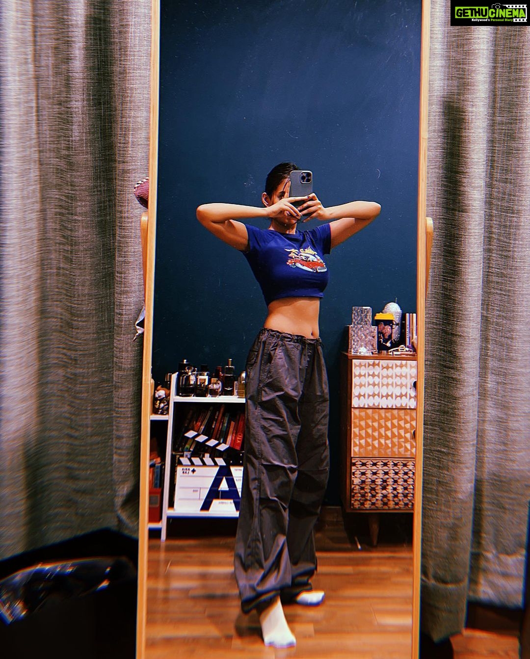 Anushka Sen Instagram - Home 🏡 . Top @bonkers.corner ✨