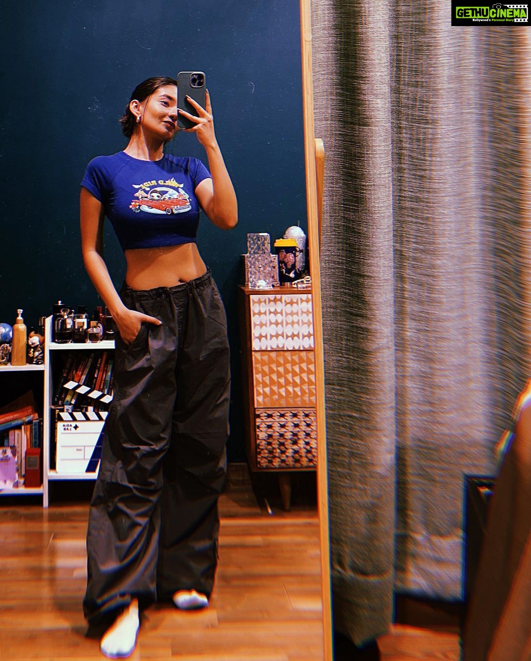 Anushka Sen Instagram - Home 🏡 . Top @bonkers.corner ✨