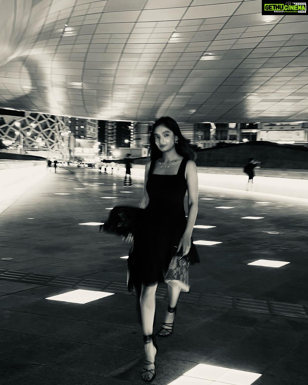 Anushka Sen Instagram - About last night π°π· λλλ¬ΈλμμΈνλΌμ DDP