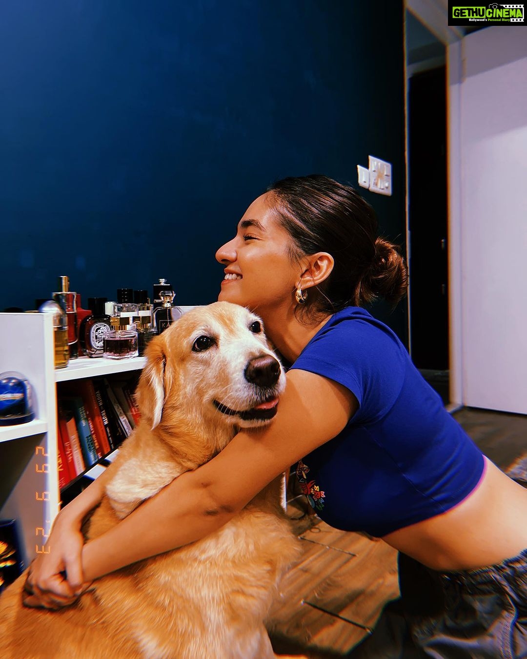 Anushka Sen Instagram - Home 🏡 . Top @bonkers.corner ✨