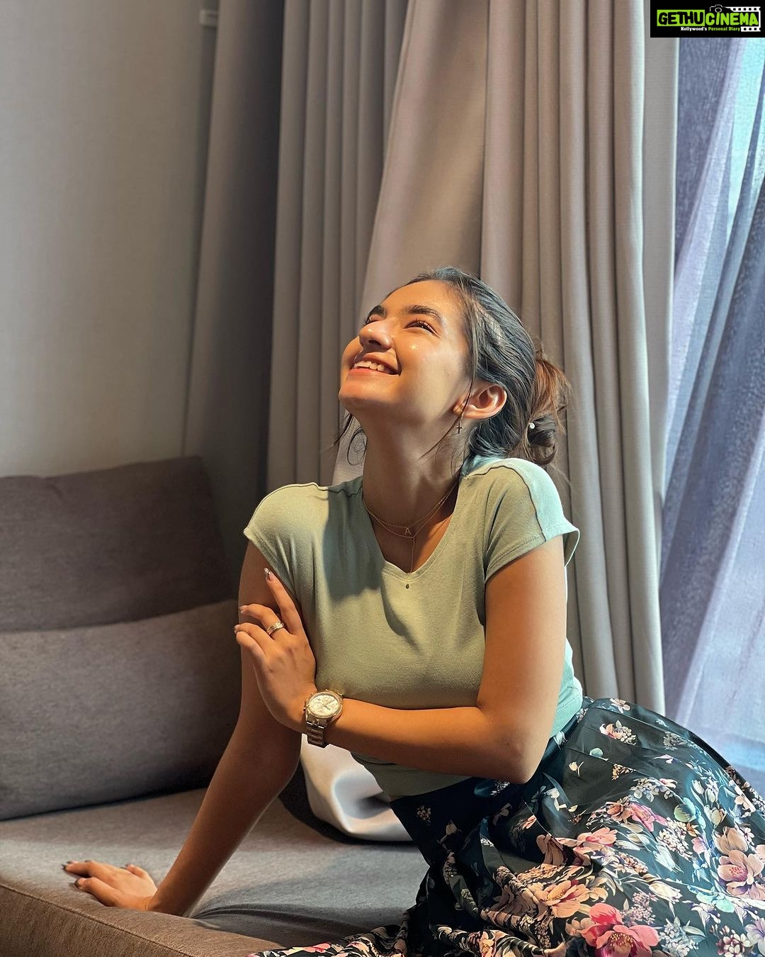 Anushka Sen Instagram - 🫰🫰🫰✨✨✨ Modern Hanbok Seoul, Korea