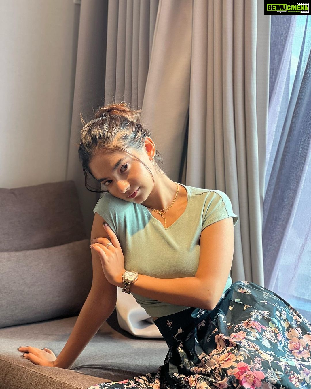 Anushka Sen Instagram - 🫰🫰🫰✨✨✨ Modern Hanbok Seoul, Korea