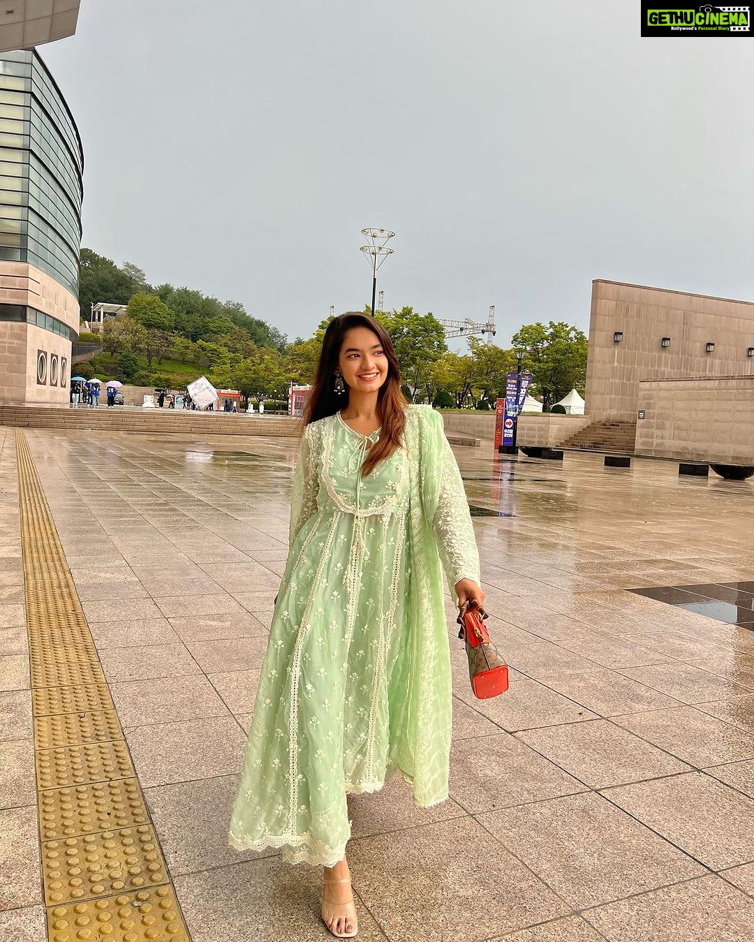 Anushka Sen Instagram - Having a desi moment in Korea 🙏🇰🇷🇮🇳 . Outfit @shopmulmul Jeonju, Korea