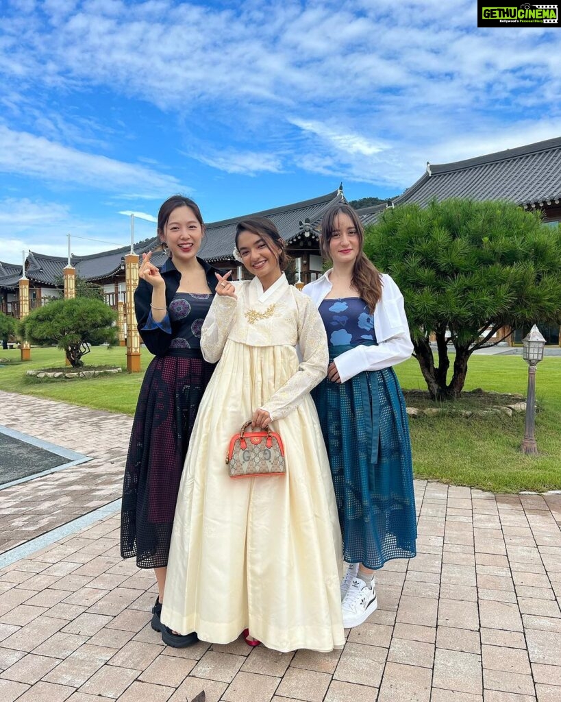 Anushka Sen Instagram - Traditional Korean Day today 🇰🇷✨ Jeonju, Korea