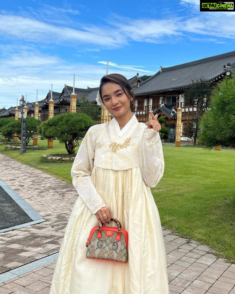 Anushka Sen Instagram - Traditional Korean Day today 🇰🇷✨ Jeonju, Korea