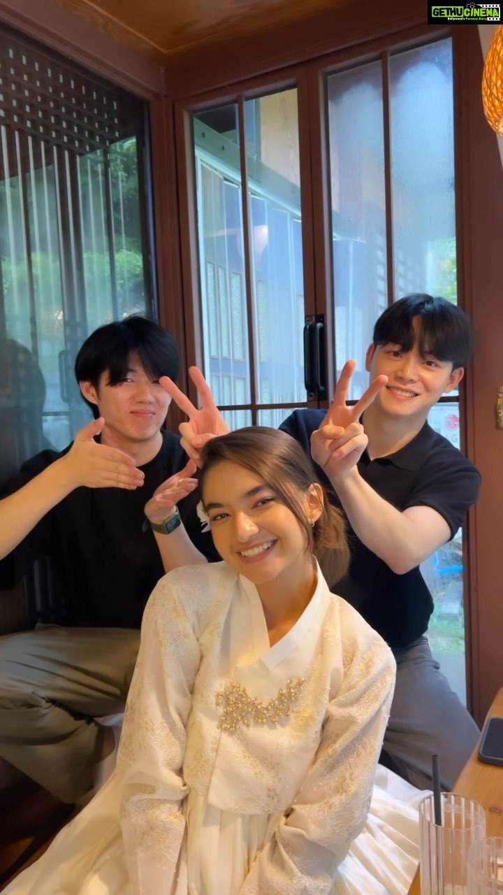 Anushka Sen Instagram - Koreaaaa, saranghaeoooo 🇰🇷🫰 #reels #reelsinstagram Seoul, Korea