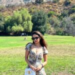 Anushka Sen Instagram - Hollywood 🎥🇺🇸🧿☀️ . Wearing @fashionnova Hollywood Sign, Hollywood, CA