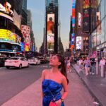 Anushka Sen Instagram - NEW YORK BABY 🇺🇸🥹💕 . . Wearing @fashionnova #sen21 New York Times Square
