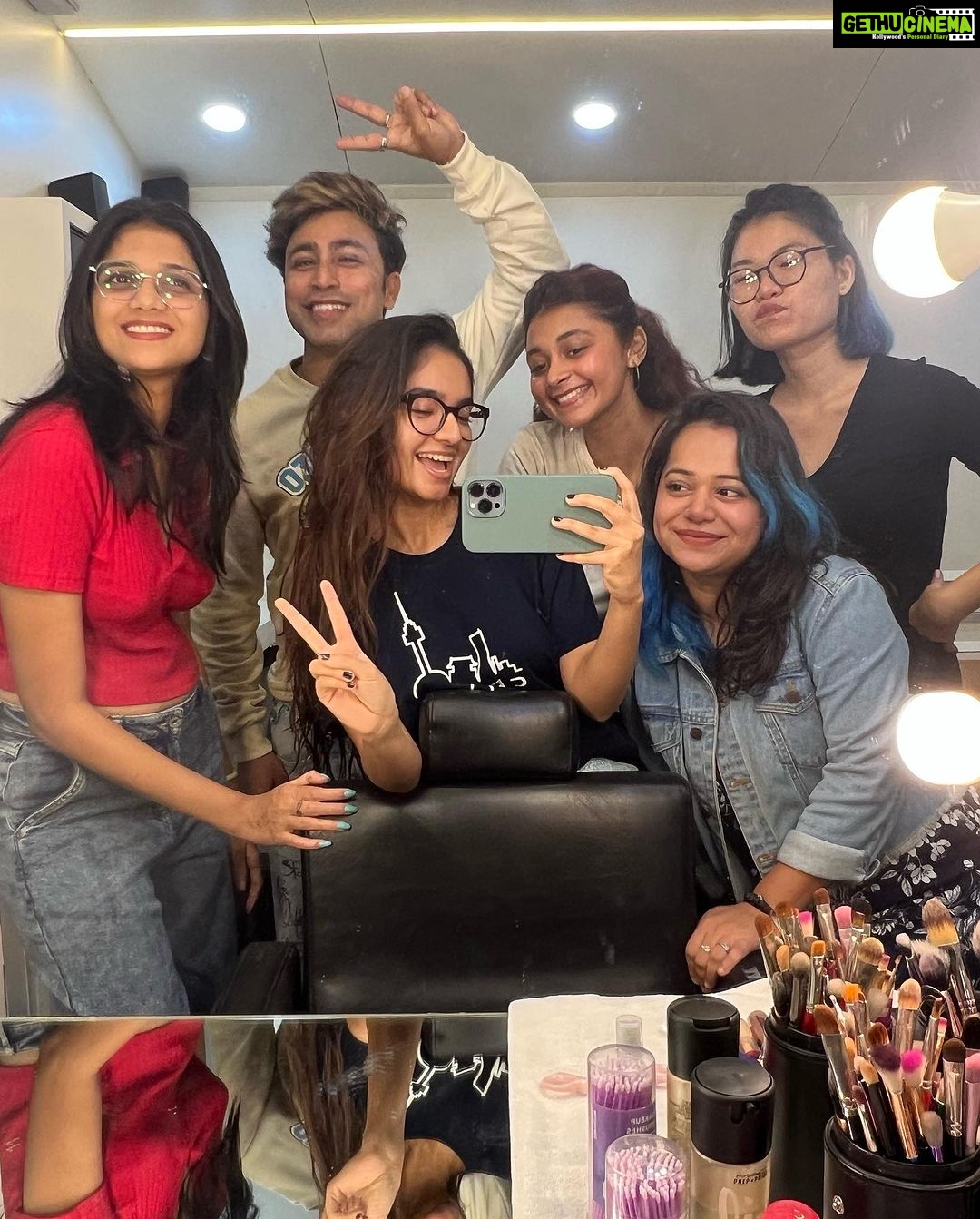 Anushka Sen Instagram - Some BTS from Teri Aadat 2!! Thank you for so much loveee! 1M in just few hours wohooo 🥰 #teriaadat2