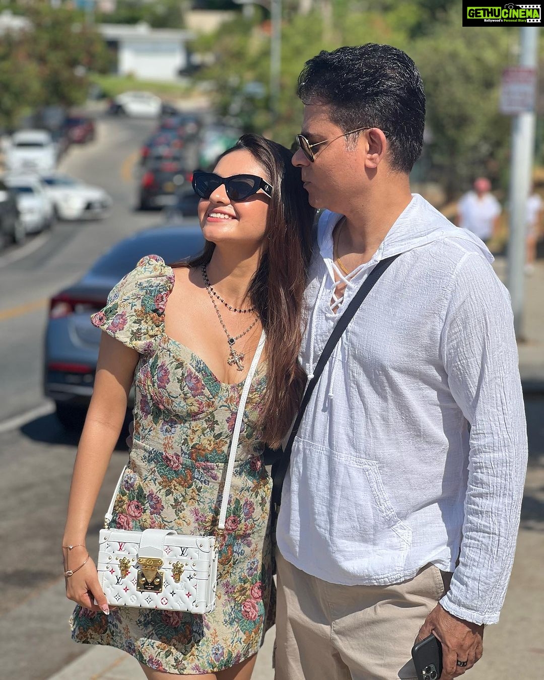 Anushka Sen Instagram - Happy Birthday Papu! Hope this year brings you immense happiness and joy. You are precious. I’m really lucky to have you as my father. Love you 🧿🫂