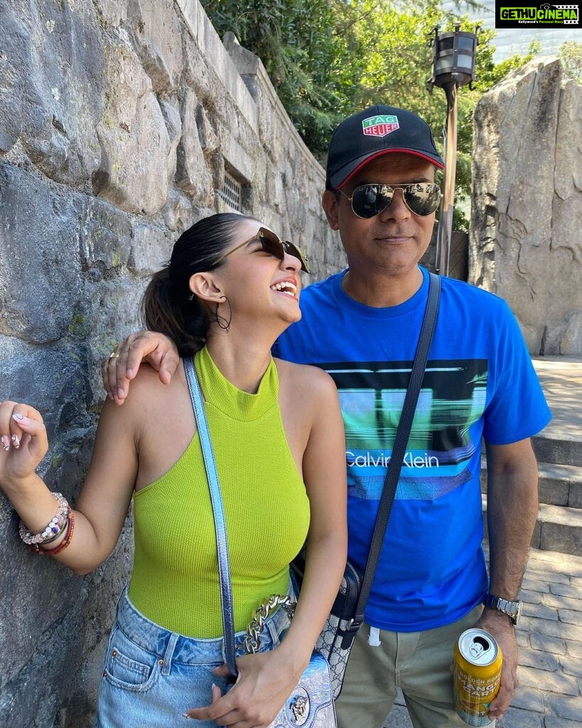 Anushka Sen Instagram - Happy Birthday Papu! Hope this year brings you immense happiness and joy. You are precious. I’m really lucky to have you as my father. Love you 🧿🫂
