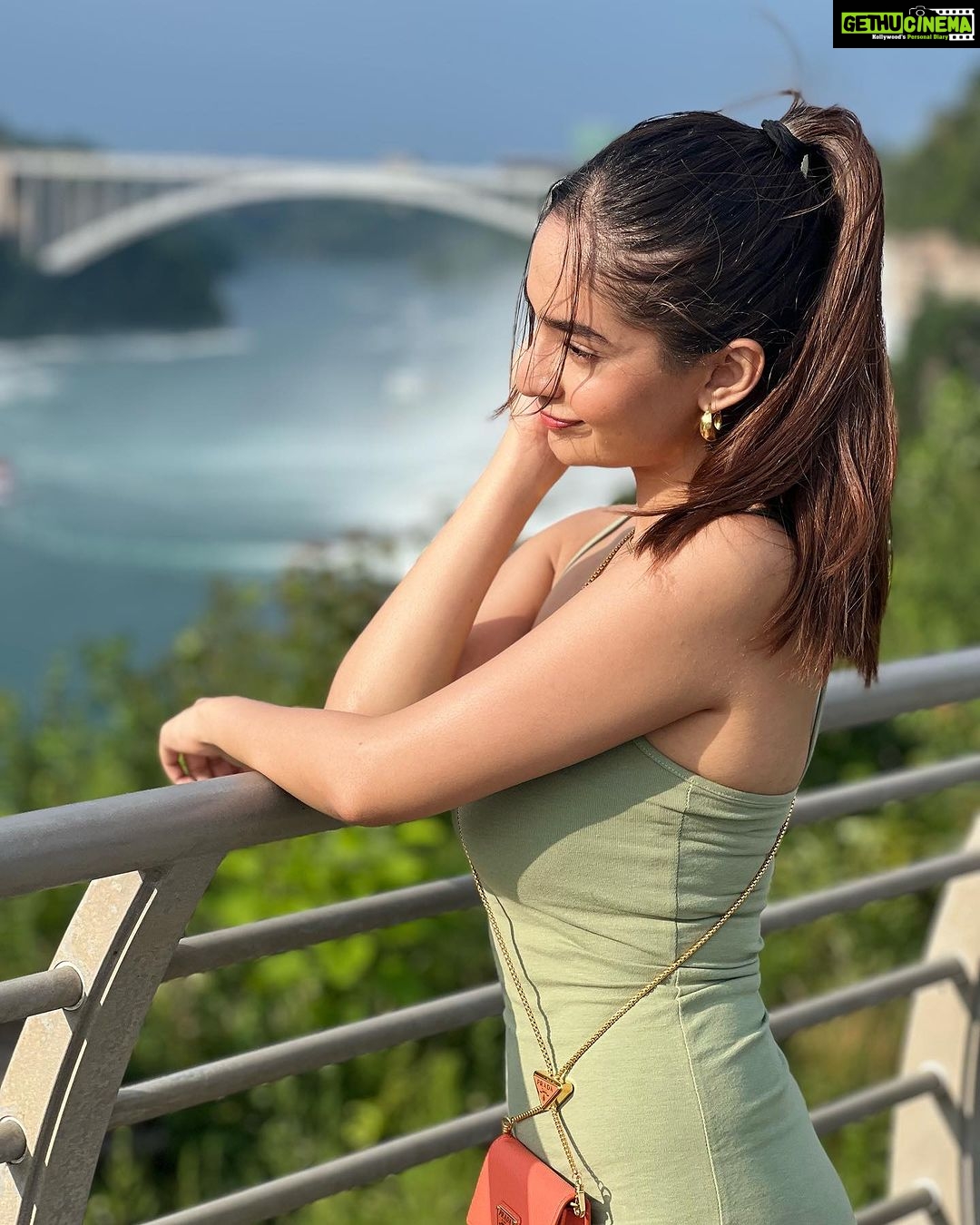 Anushka Sen Instagram - At the super beautiful Niagara Falls 🥰 Buffalo, Niagara Falls