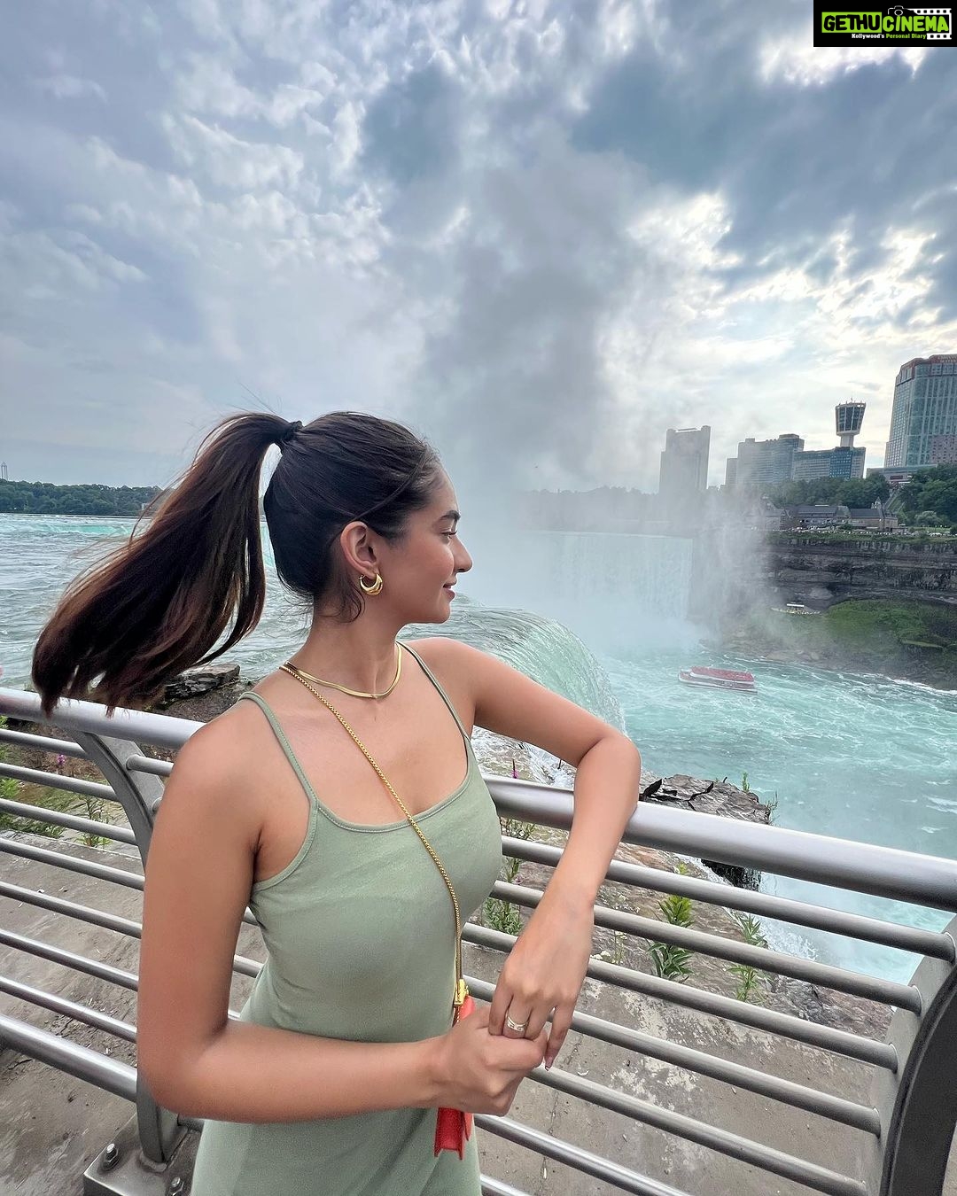 Anushka Sen Instagram - At the super beautiful Niagara Falls 🥰 Buffalo, Niagara Falls