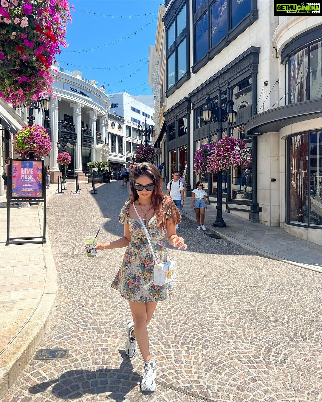 Anushka Sen Instagram - Dreamy days in LA 🫶☀️🧿🤍 City of Beverly Hills