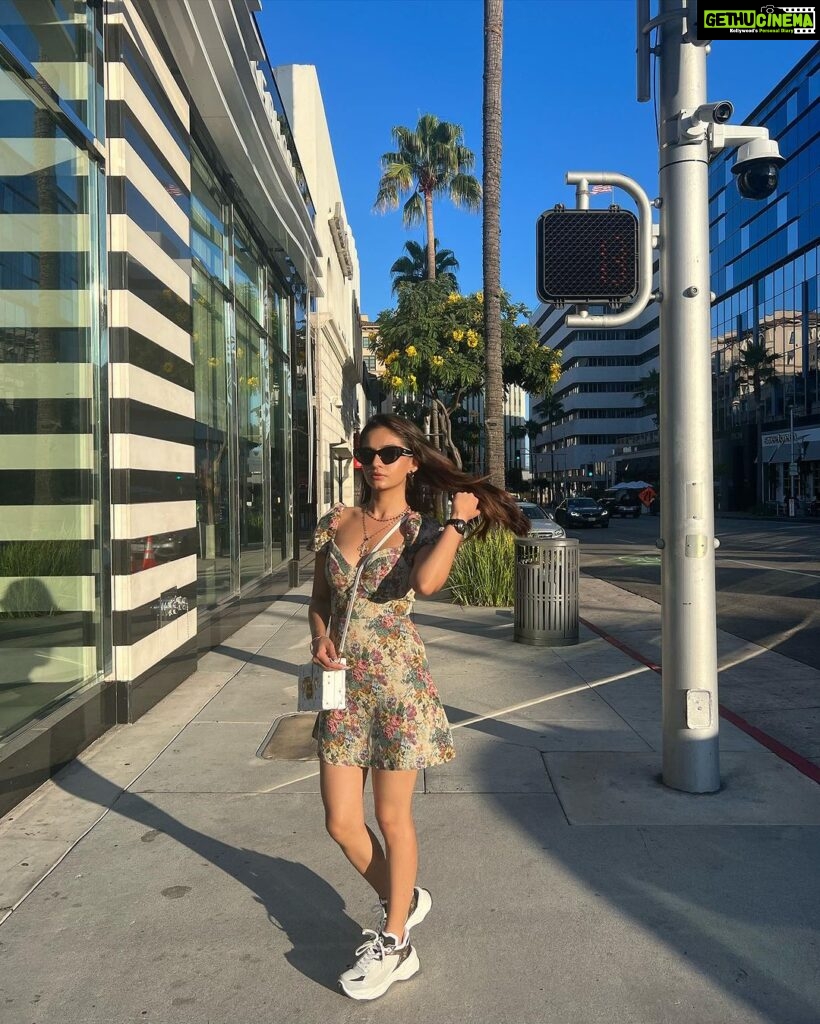 Anushka Sen Instagram - Dreamy days in LA 🫶☀️🧿🤍 City of Beverly Hills