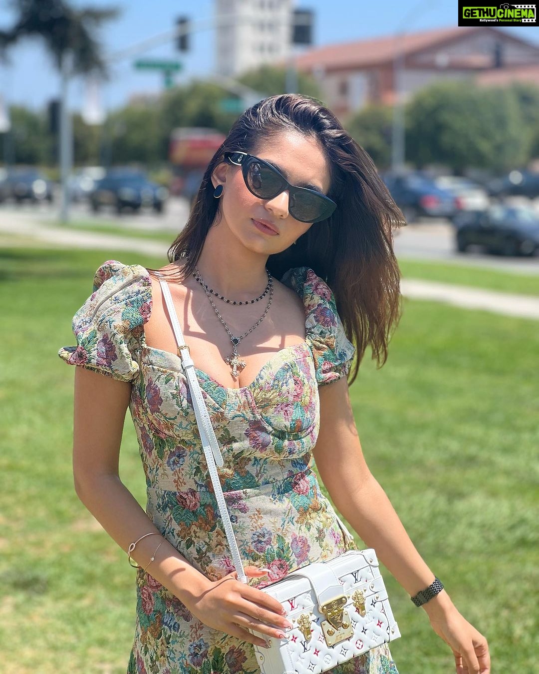 Anushka Sen Instagram - Dreamy days in LA 🫶☀️🧿🤍 City of Beverly Hills